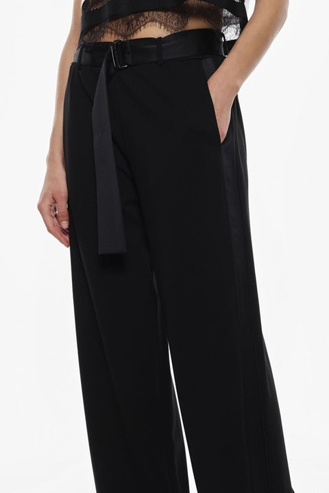 Pantaloni ampi a vita alta con cintura