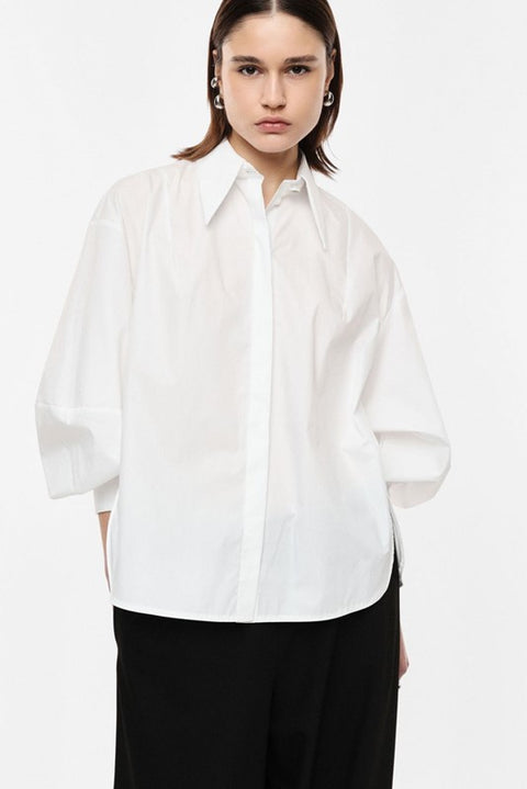 Camicia oversize con maniche voluminose e colletto classico