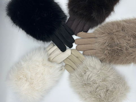 Guanti in pelliccia e daino