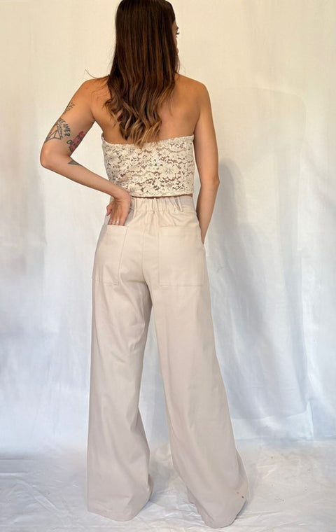 Top corto in pizzo senza spalline