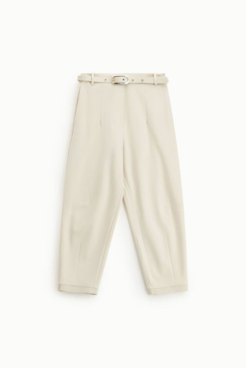 Pantaloni cropped con cintura decorativa