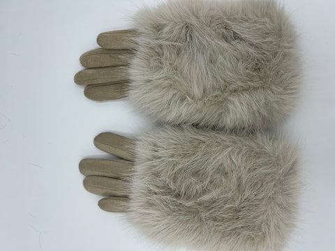 Guanti in pelliccia e daino