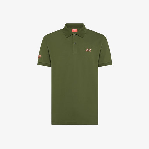 Polo con sottocollo a contrasto