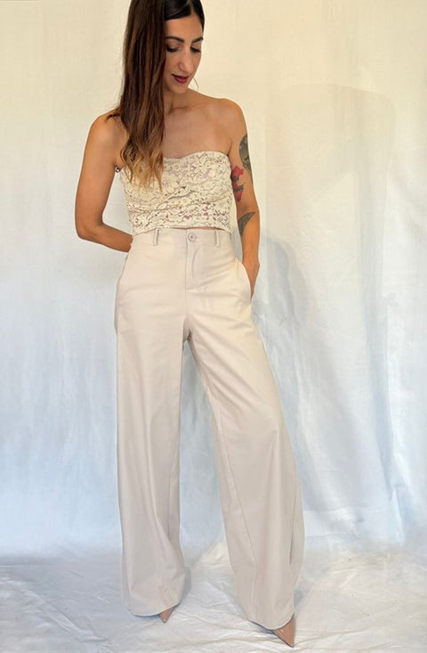 Top corto in pizzo senza spalline