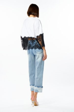 T-shirt over pizzo